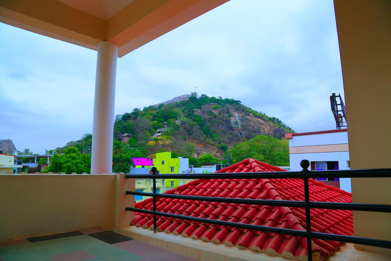 Hotel Vels Court Palni Exterior photo