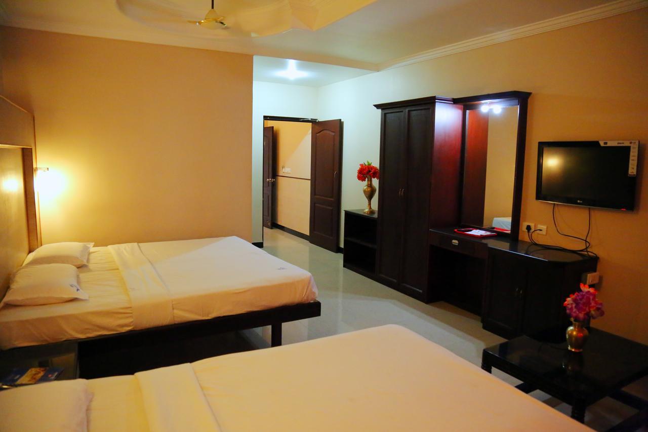 Hotel Vels Court Palni Exterior photo