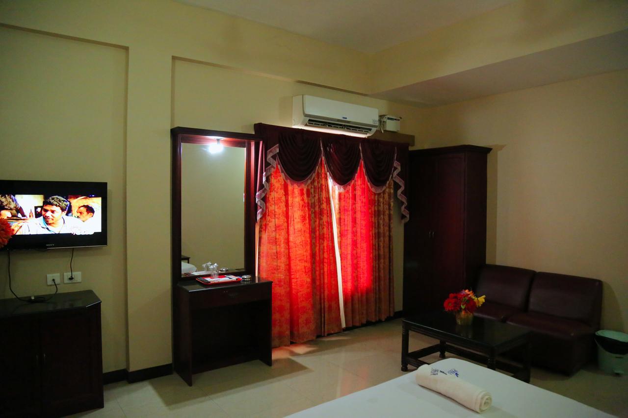 Hotel Vels Court Palni Exterior photo