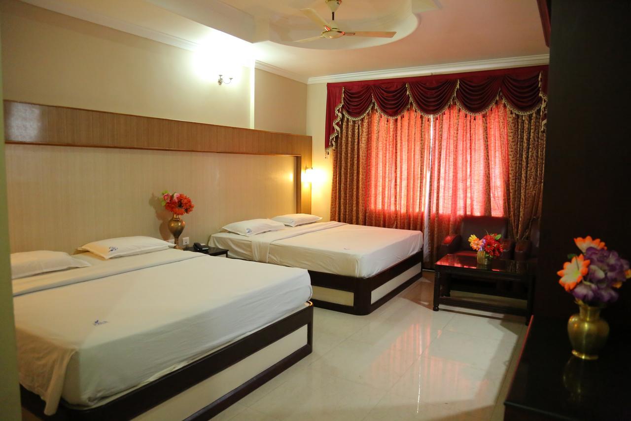 Hotel Vels Court Palni Exterior photo
