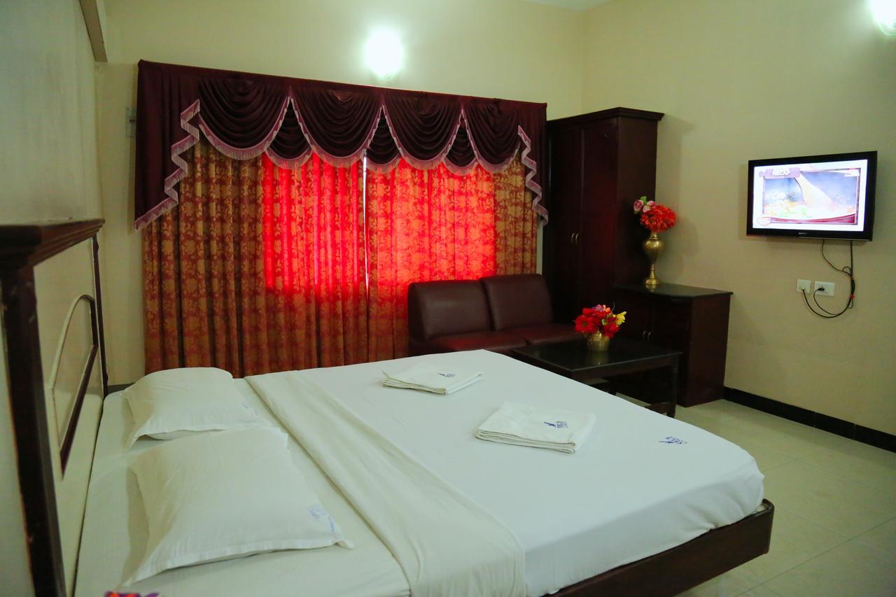 Hotel Vels Court Palni Exterior photo