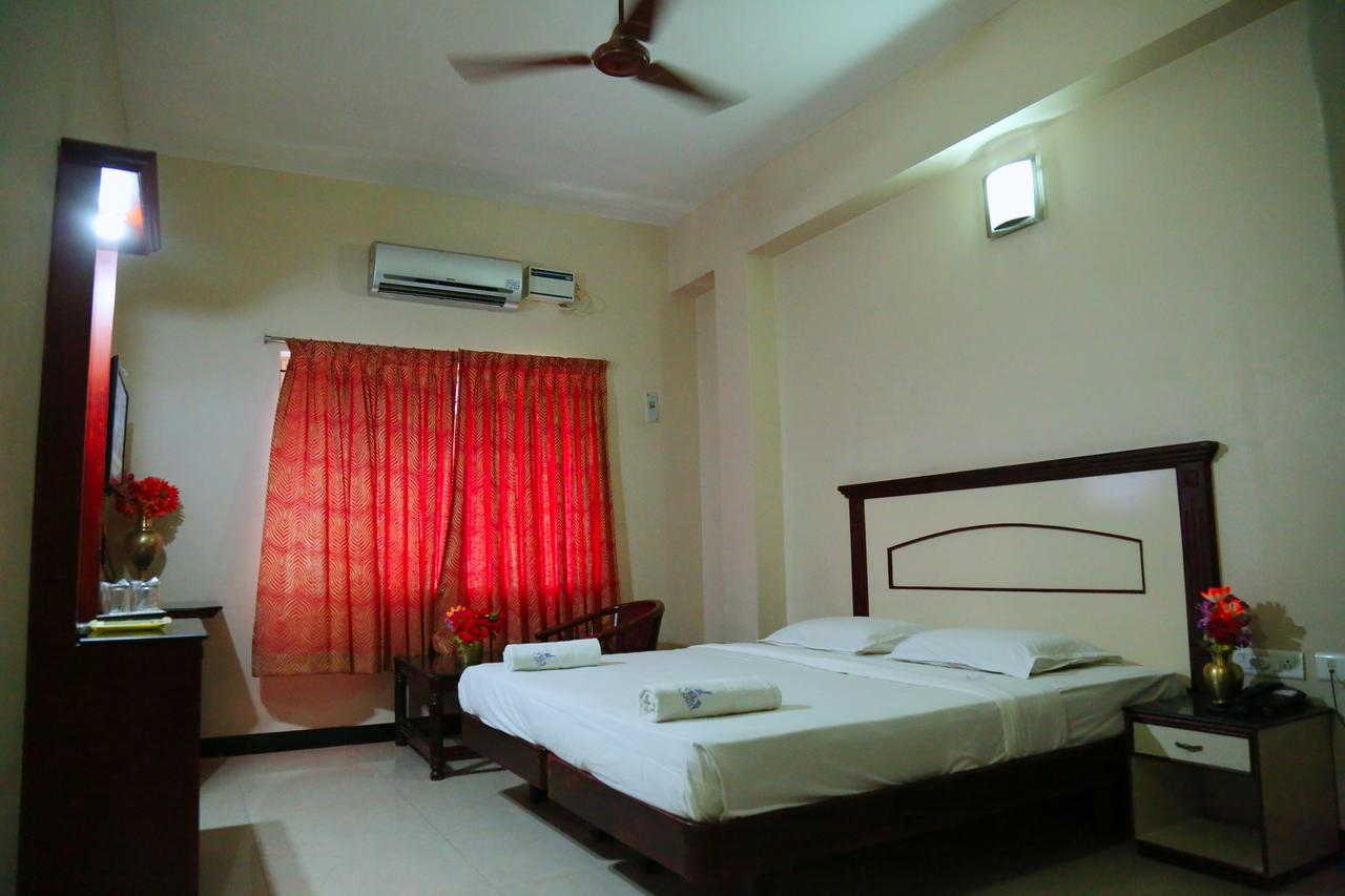 Hotel Vels Court Palni Exterior photo