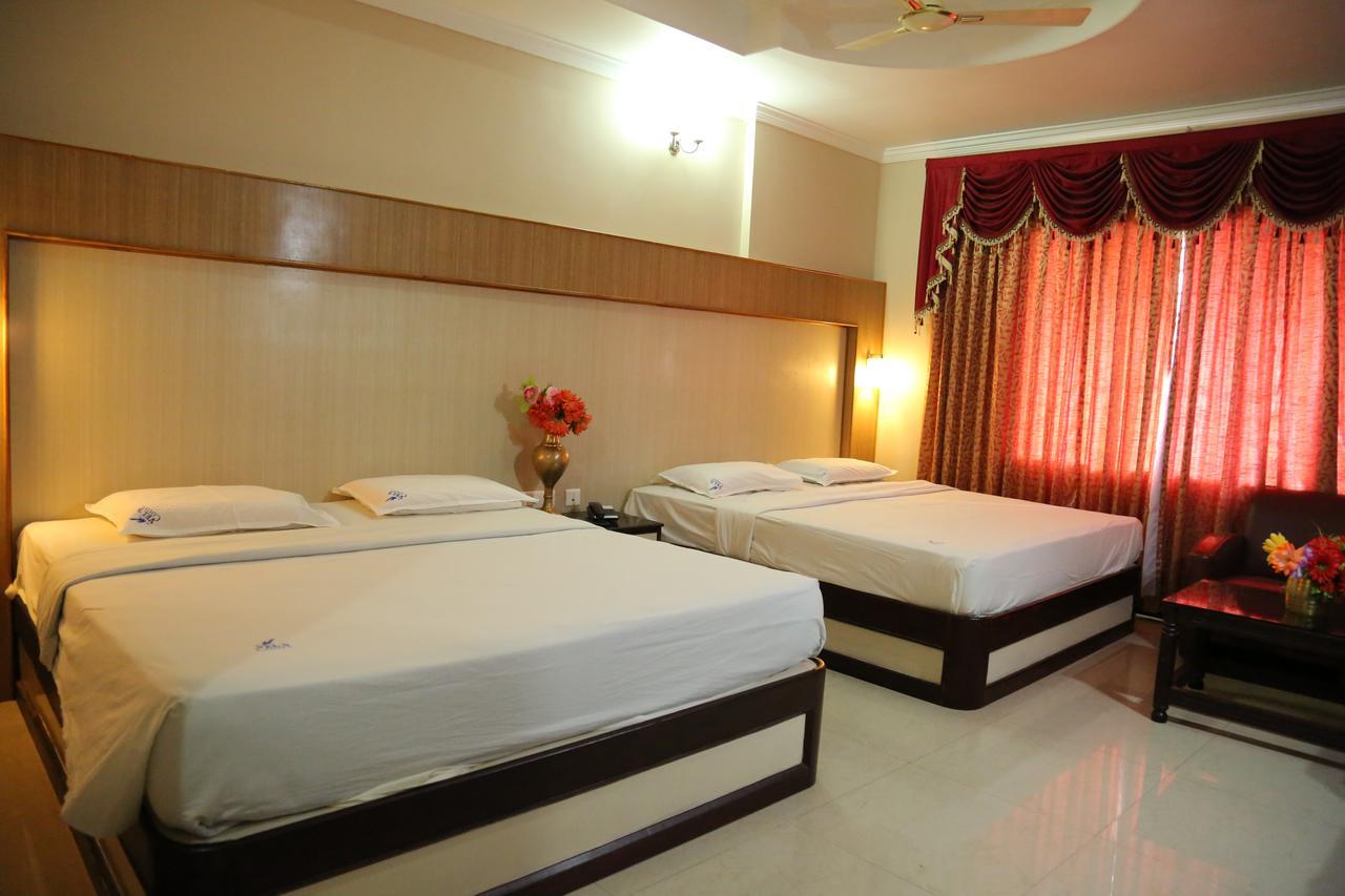 Hotel Vels Court Palni Exterior photo