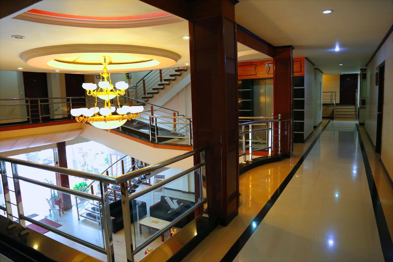 Hotel Vels Court Palni Exterior photo